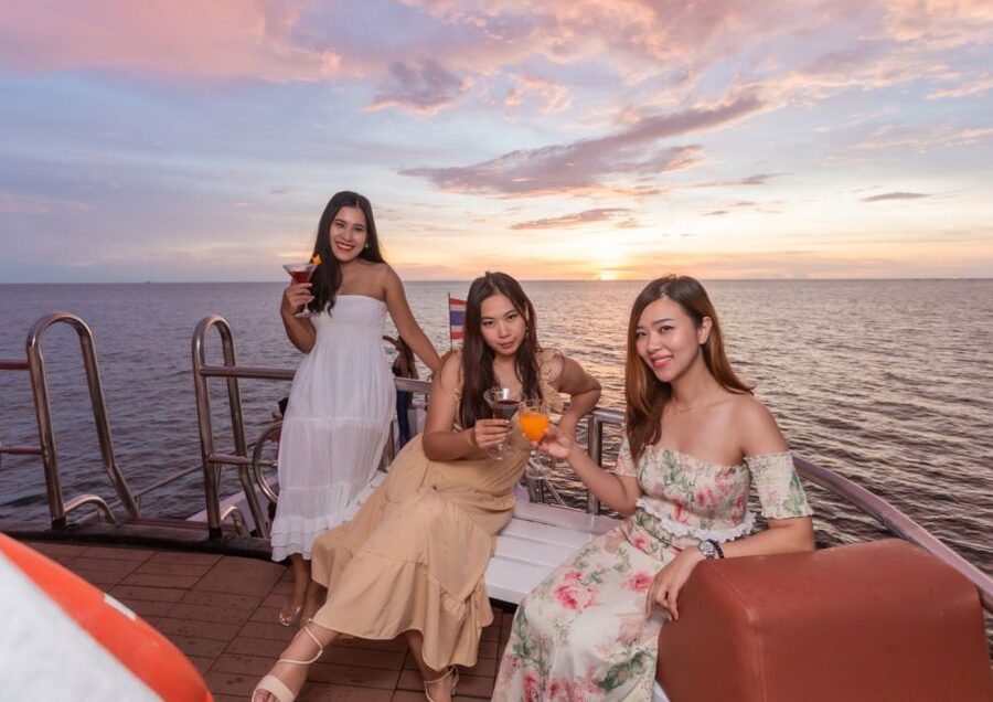 Phuket: Melody Sunset Dinner Cruise - Key points at a glance