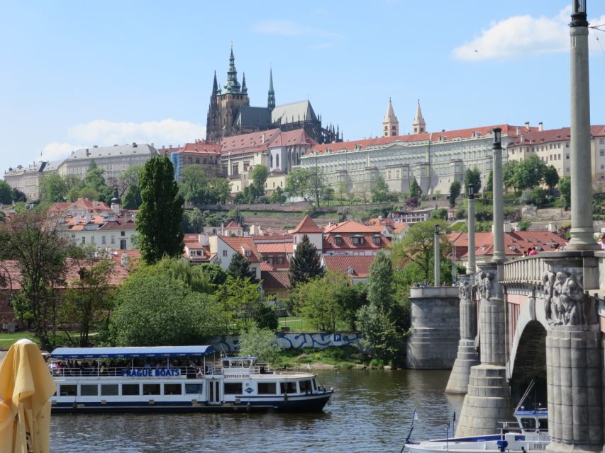 Prague: 3-hour Evening River Cruise with Dinner - The End at Čechův Most