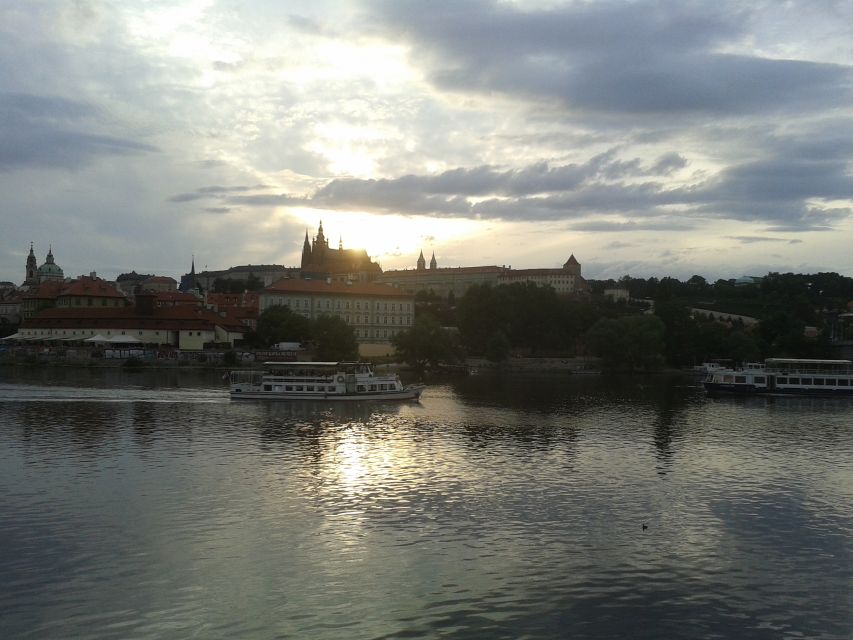 Prague: 3-hour Evening River Cruise with Dinner - Three Hours on the Vltava After Dark