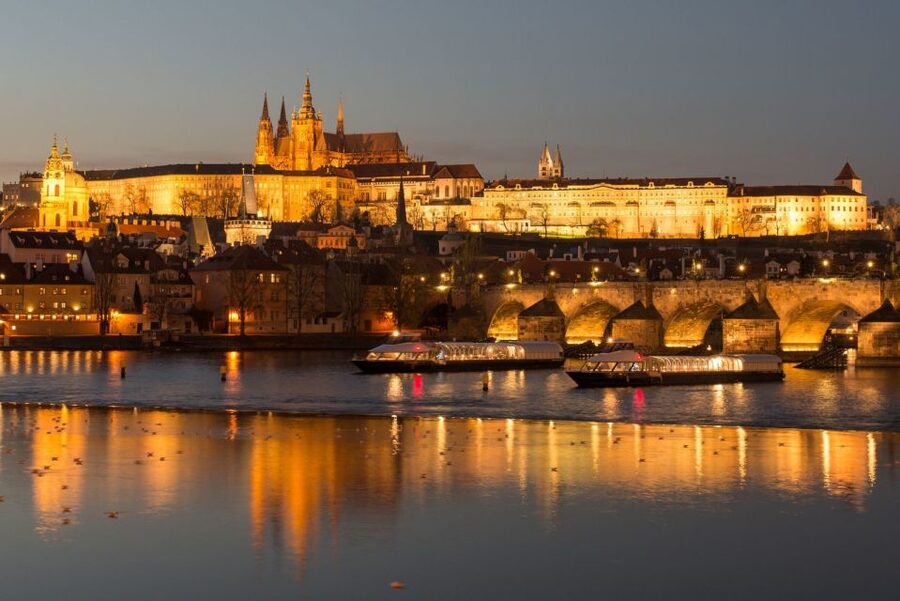 Prague: City Tour and Dinner Cruise with Hotel Pickup - Key points to know before booking