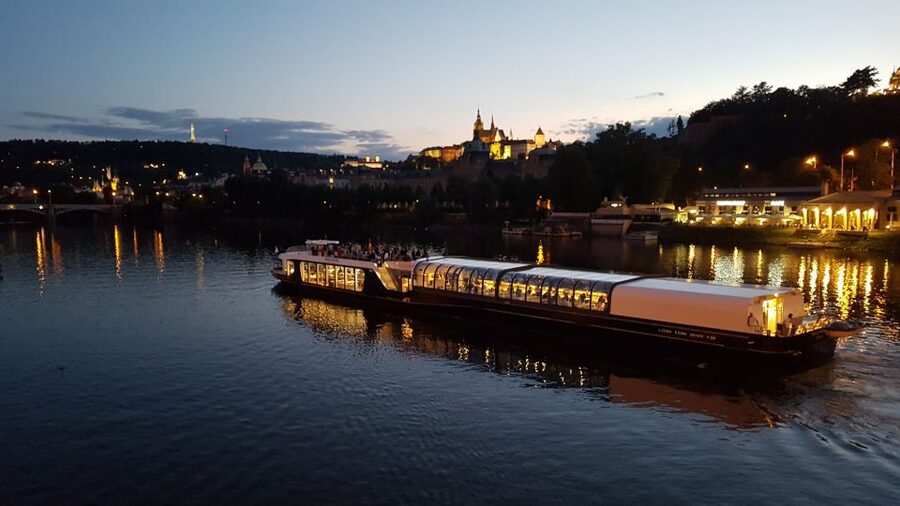 Prague: City Tour and Dinner Cruise with Hotel Pickup - FAQ