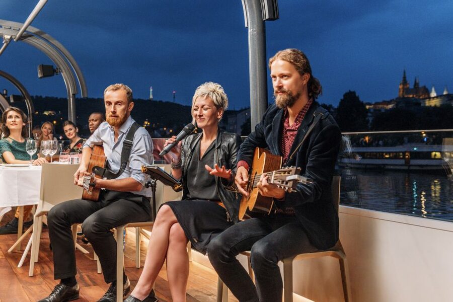Prague: City Tour and Dinner Cruise with Hotel Pickup - Dinner, music, and the atmosphere on board