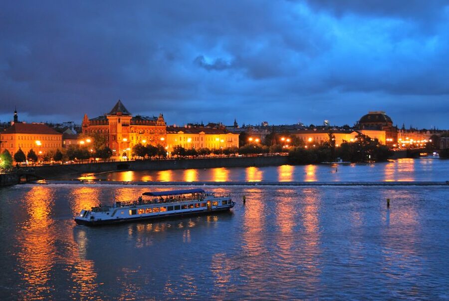 Prague: City Tour and Dinner Cruise with Hotel Pickup - Should you book this cruise?
