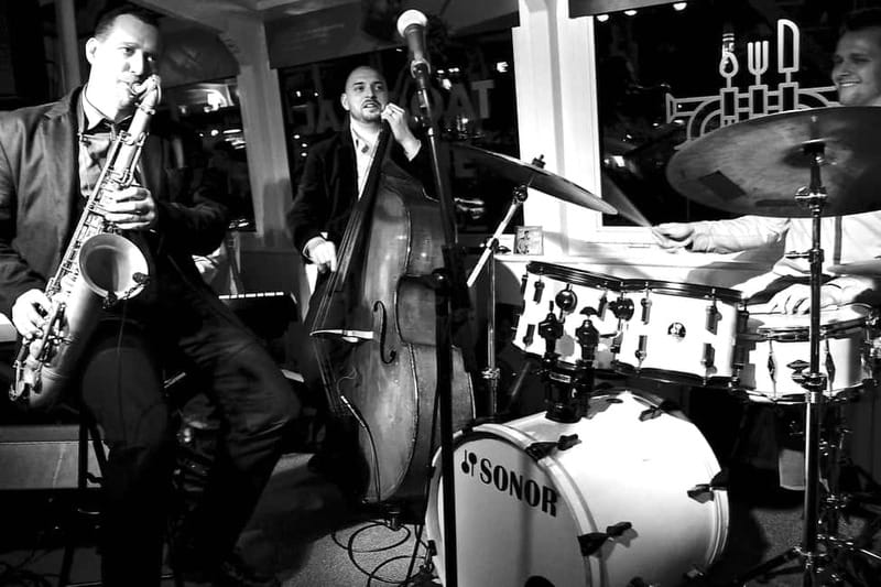 Prague: Jazz Boat Popular Live Jazz Dinner Cruise - Key points to know before booking