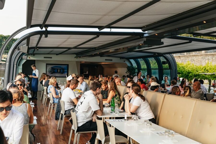 Prague: Sightseeing Dinner Cruise on Open-Top Glass Boat - Quick points to know before booking