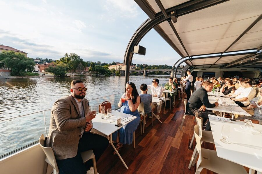 Prague: Sightseeing Dinner Cruise on Open-Top Glass Boat - A buffet with plenty of choice