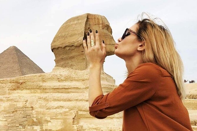 Private Day Tour to Giza Pyramids, Sphinx & Saqqara + Luxury Nile Dinner Cruise - Saqqara and Egypt’s first pyramid