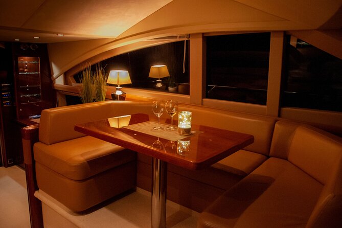 Private Dinner cruise to Cornelius seafood restaurant - Snacks and drinks before the meal