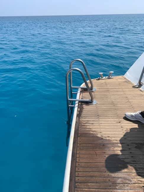 Protaras: 80s and 90s Sunset Cruise with Cypriot Dinner & DJ - What kind of cruise is this?