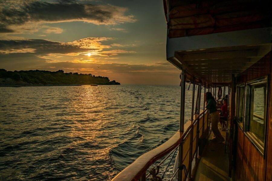 Pula: Brijuni National Park Sunset, Dolphins & Dinner Cruise - Returning to Pula after dark