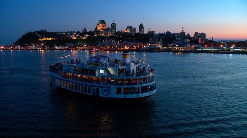 Québec City: 3 or 5-Course Dinner Cruise with DJ & Dancing - Passing Château Frontenac from the river
