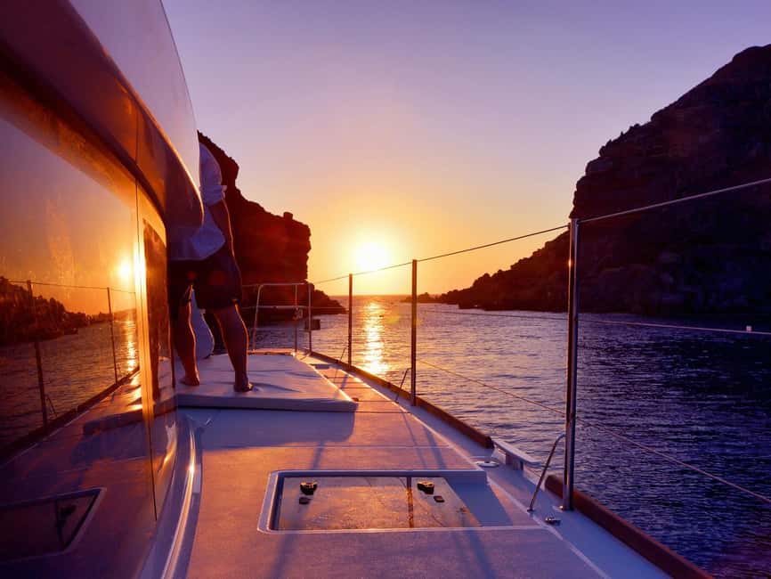 Rethymno: Luxury Sunset Cruise with Dinner and Drinks - Leaving Port Rethymno at 5 p.m.