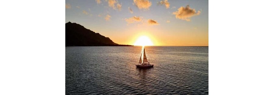Rethymno: Luxury Sunset Cruise with Dinner and Drinks - What the premium catamaran adds
