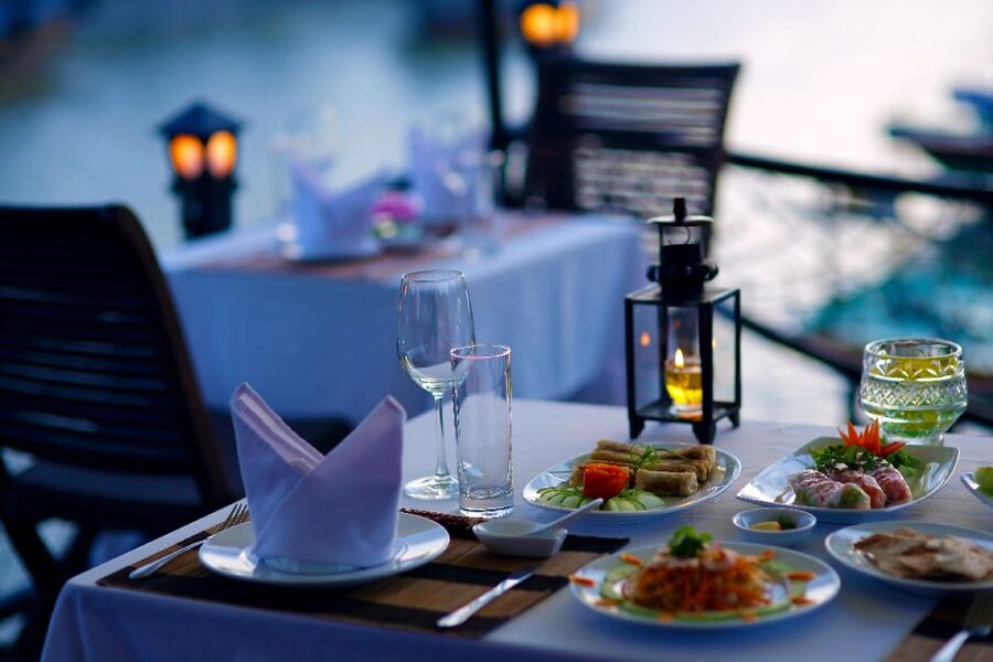 Romantic Sunset Dinner Cruise in Hoi An - Lanterns, music, and special celebrations