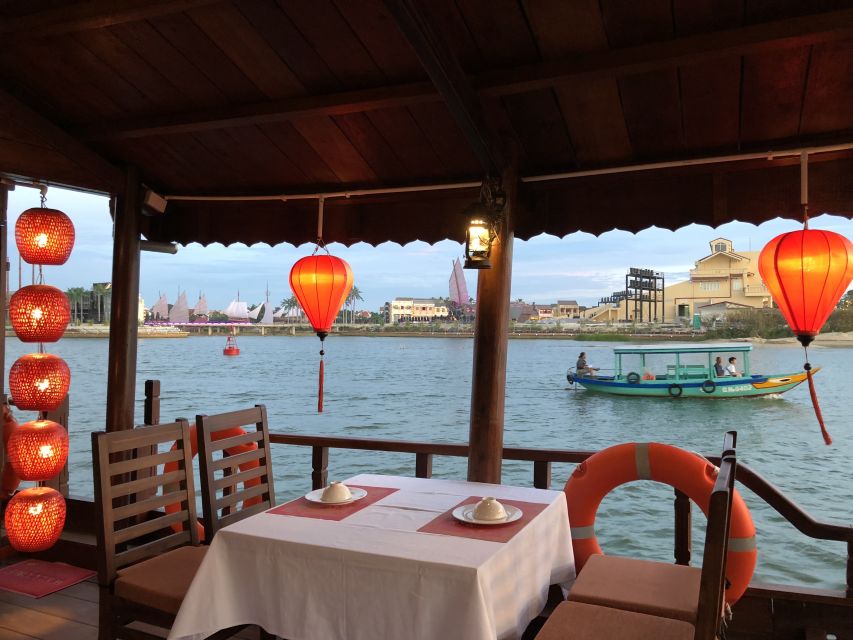 Romantic Sunset Dinner Cruise in Hoi An - A welcome cocktail and the first river views