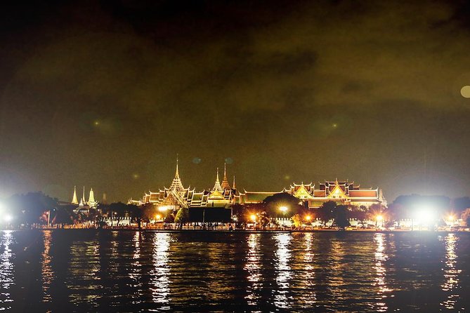 Saffron Luxury Dinner Cruise: A Journey on the River of Kings - Calm service, rooftop views, and the entertainment question