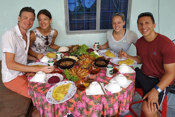 Sai Gon City Tour and Dinner On Cruise Half Day - Two hours on the Saigon River