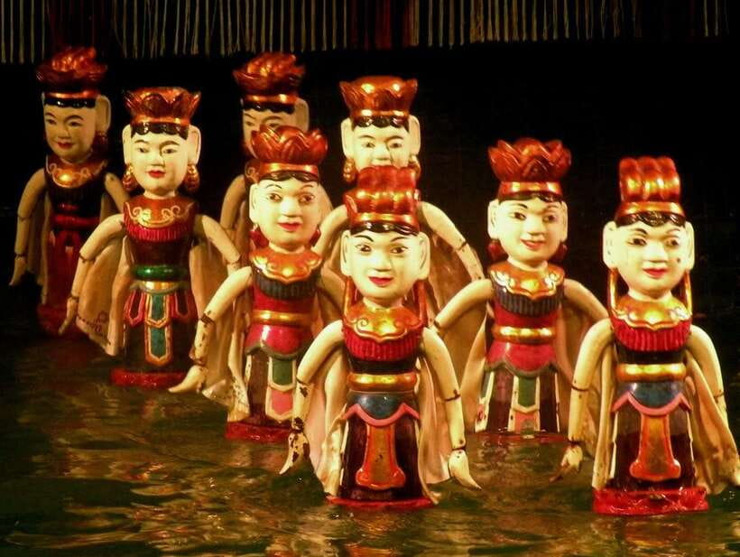 Saigon by Night: Traditional Dinner Cruise - Key points at a glance