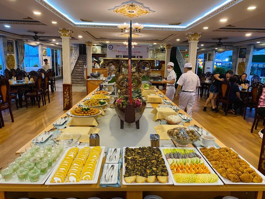 Saigon River Dinner on Cruise with Buffet and live music - Who will enjoy this cruise most?