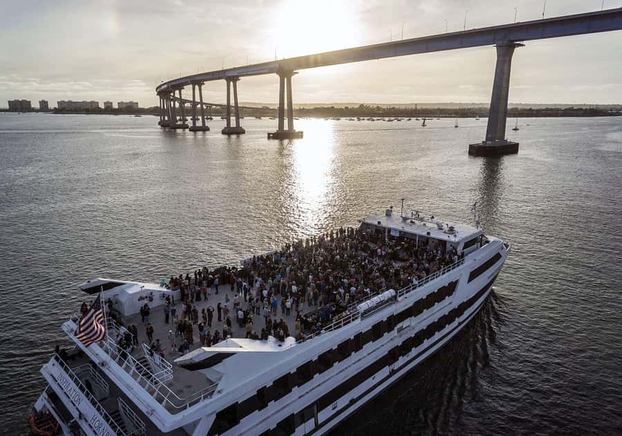San Diego: Buffet Dinner Cruise with Drinks - Practical details that affect your evening