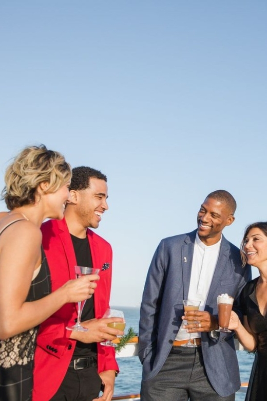 San Diego: Christmas Day Buffet Brunch or Dinner Cruise - Passing the USS Midway and Coronado Bridge