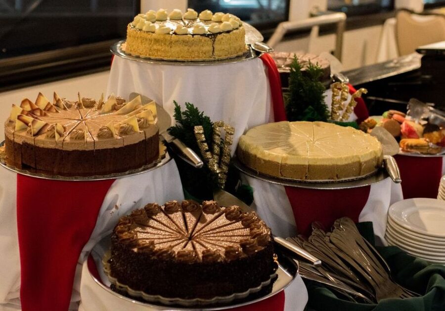 San Diego: Christmas Day Buffet Brunch or Dinner Cruise - Is $95 per person a fair price?