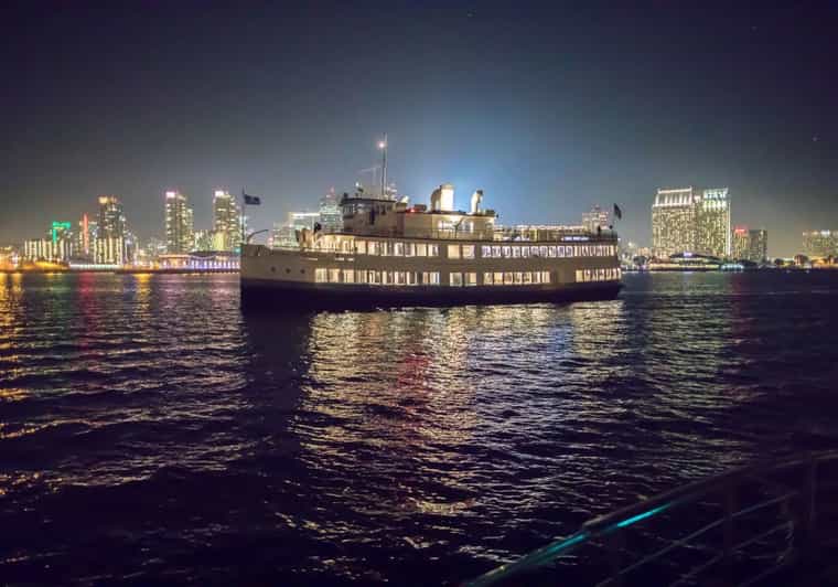 San Diego: New Year's Eve Early Buffet Dinner Cruise - Key points at a glance