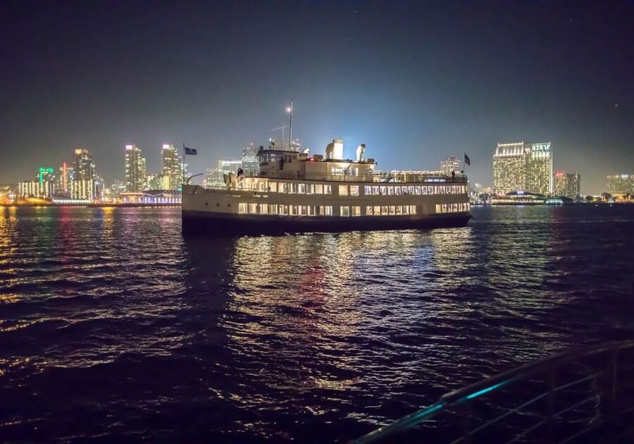 San Diego: New Year's Eve Early Buffet Dinner Cruise - Boarding at Pier 1 Hornblower Landing