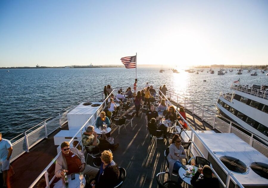 San Diego: New Year's Eve Gourmet Brunch or Dinner Cruise - A festive way to see San Diego from the bay