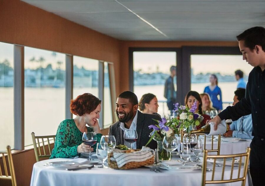 San Diego: Thanksgiving Day Buffet Brunch or Dinner Cruise - FAQ