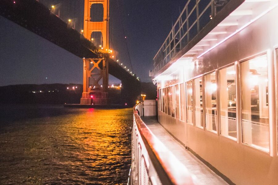 San Francisco: City Cruises Premier Brunch or Dinner Cruise - Music, service, and the social atmosphere