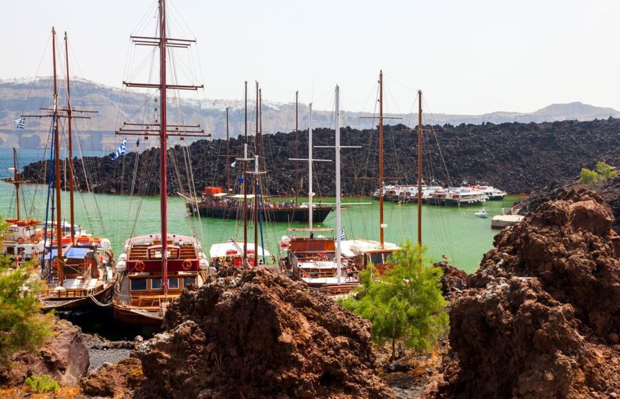Santorini Caldera: Sunset Cruise with Dinner - Oia sunset: beautiful, but watch the return plan