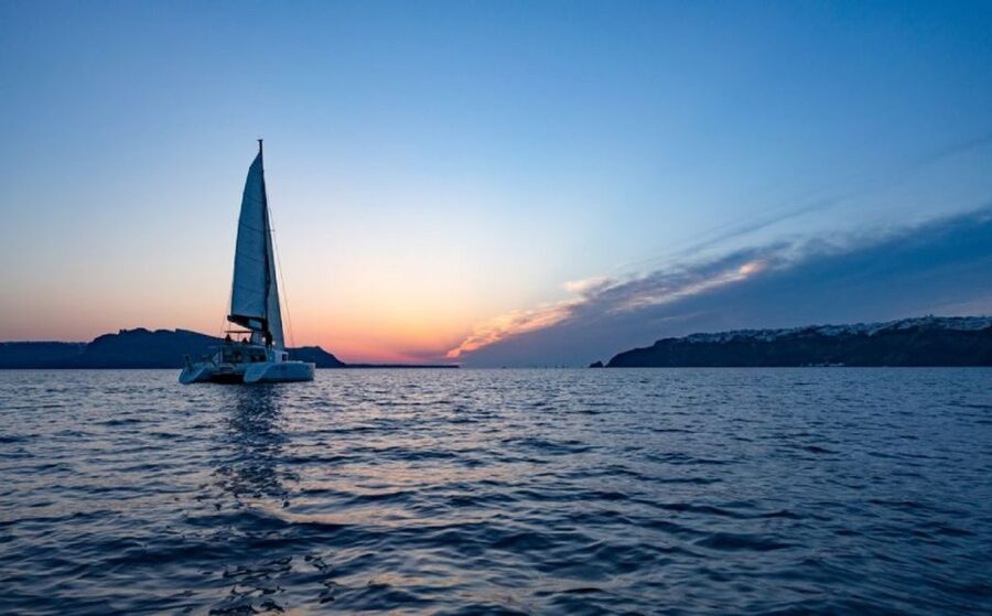 Santorini: Private Sunset Cruise with Dinner and Drinks - Setting out from Ammoudi Port