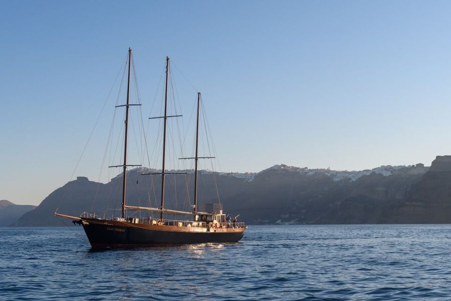 Santorini: Romantic Sunset Caldera Cruise with Dinner - Leaving Athinios Port for the Caldera