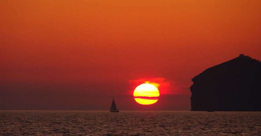 Santorini: Sunset Cruise with Greek Dinner and Transfer - Who should book this sunset cruise?