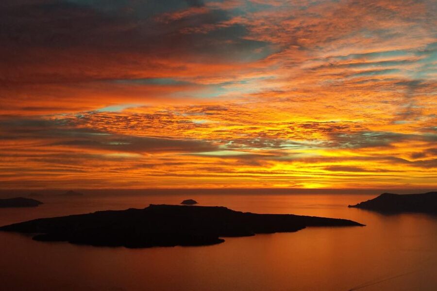 Santorini: Volcanic Sunset Cruise with Dinner - Dinner on the boat or at Captain John’s Taverna