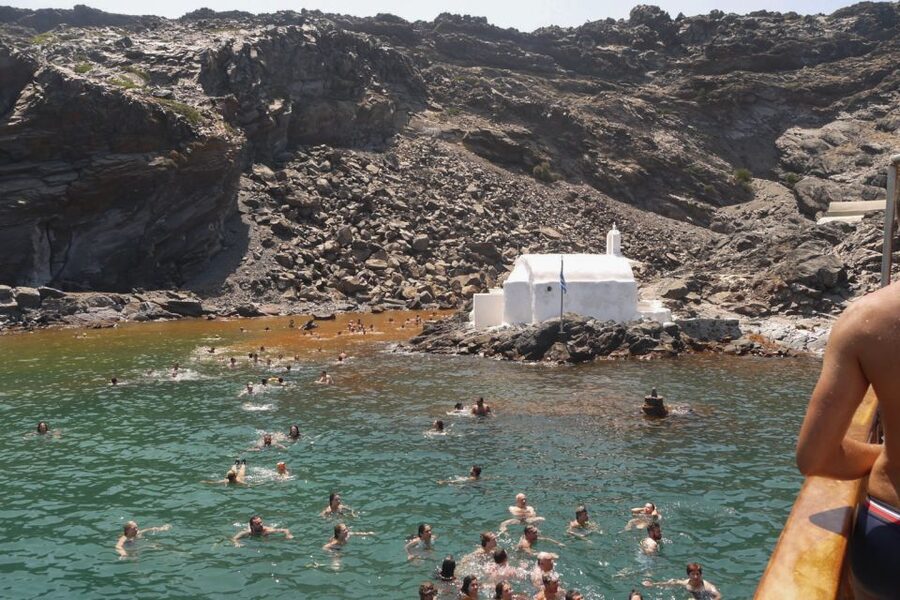 Santorini: Volcanic Sunset Cruise with Dinner - Choosing between the two sunset routes