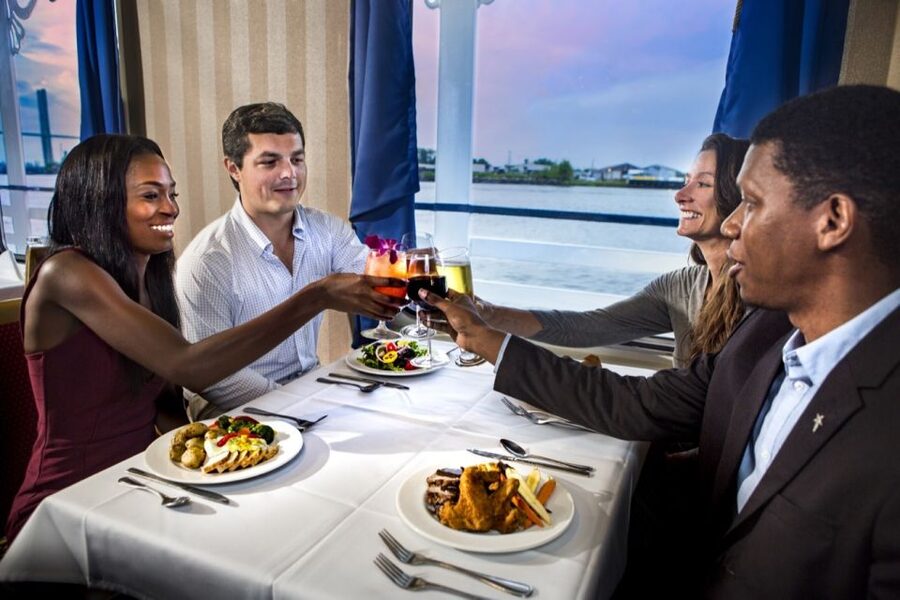 Savannah: Buffet Dinner Cruise with Live Entertainment - Boarding at 6:00 p.m. on River Street
