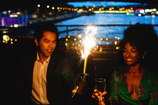 Seine River Dinner Cruise with Live Singer by VIP Yacht de Paris - Who will enjoy this cruise most