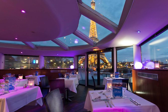 Seine River Dinner Cruise with Live Singer by VIP Yacht de Paris - Arriving at Port de la Rapée
