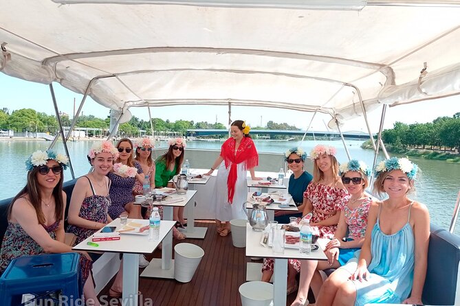 Seville: Guadalquivir River Cruise with Lunch or Dinner - The missing commentary is the clearest weakness