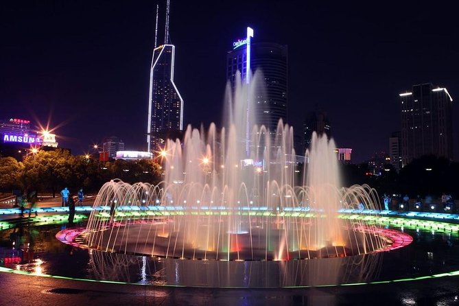Shanghai Authentic Dinner and Night River Cruise with Rooftop Bar Hopping Option - The Guides Make the Evening Personal
