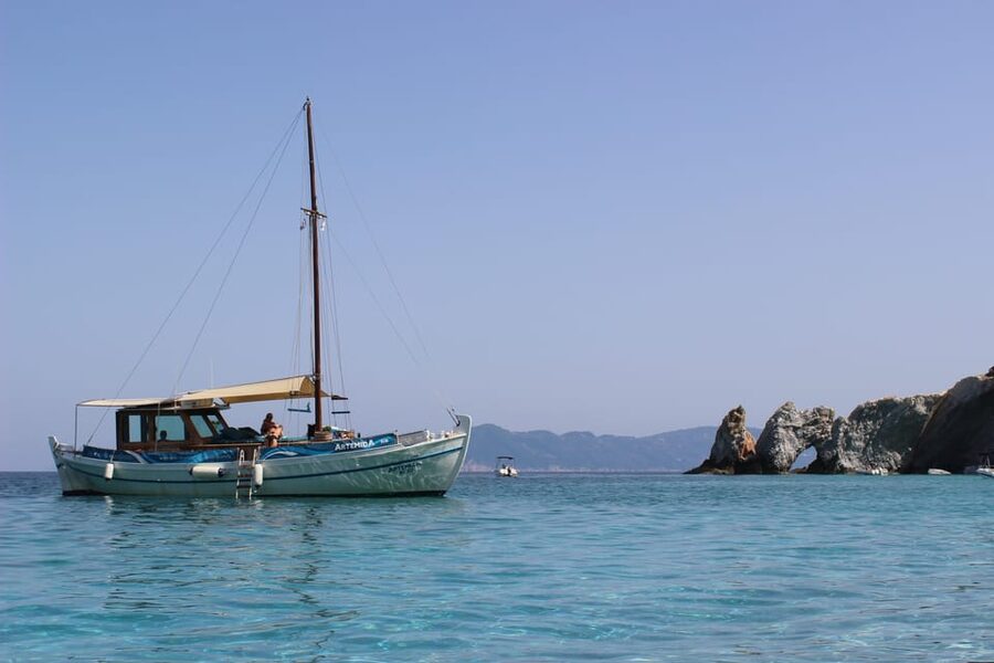 Skiathos: Boat Cruise with Dinner & Sunset Viewing - Tsougria and Arkos, quiet islands beyond Skiathos