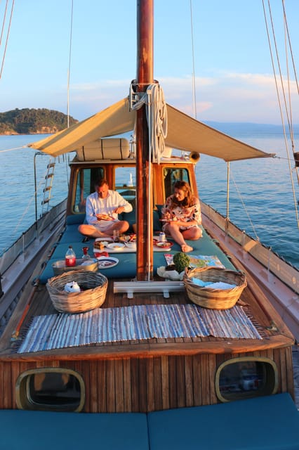 Skiathos: Boat Cruise with Dinner & Sunset Viewing - A homemade Greek dinner served onboard