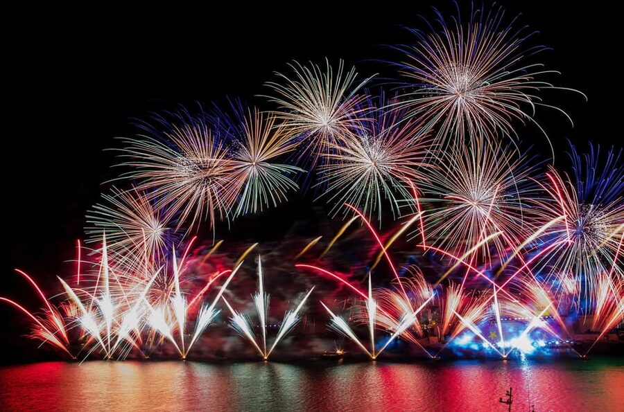 Sliema: Fireworks Festival Cruise with Dinner and Transfers - Practical preparation for the night