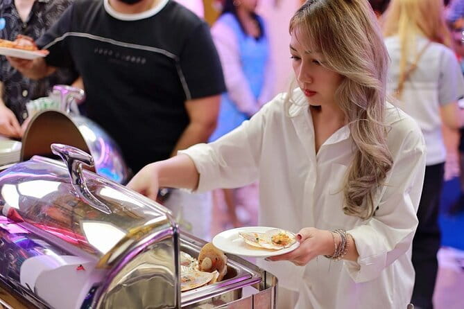 Smile Riverside Cruise Luxury Buffet Dinner from Bangkok - The Chao Phraya Route and Its Best Sights