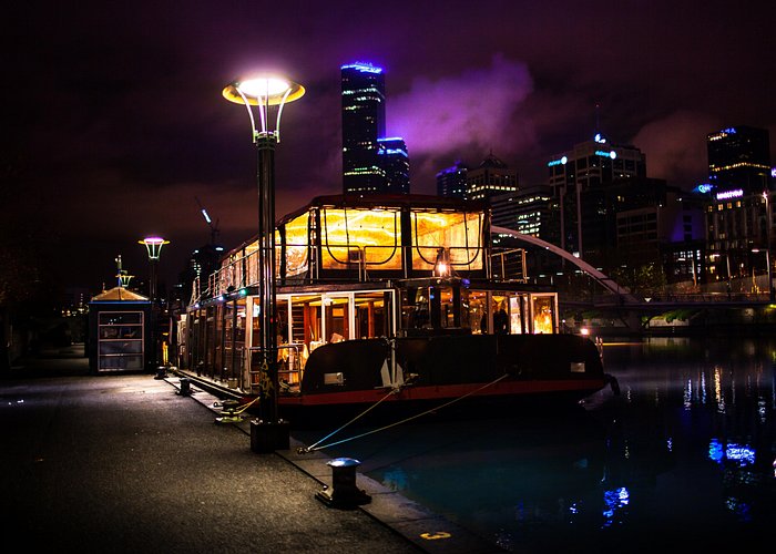 Spirit of Melbourne Dinner Cruise on the Yarra River - Free-flowing drinks are where the price starts to make sense