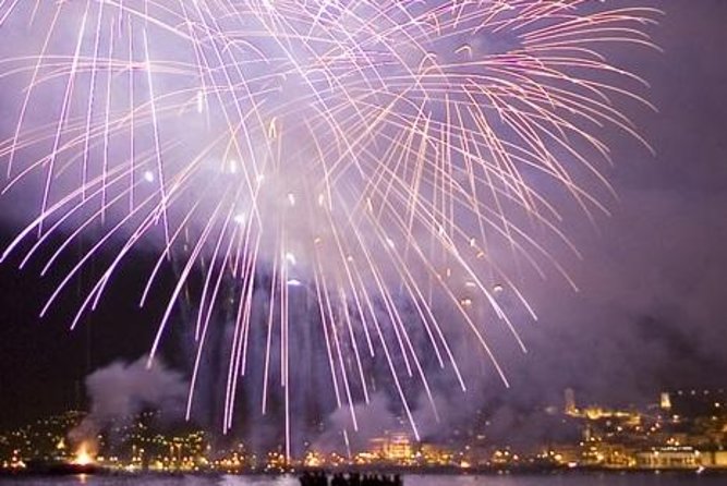 Summer Fireworks and Dinner Catamaran Cruise from Cannes - The buffet dinner: useful, but not the main reason to go