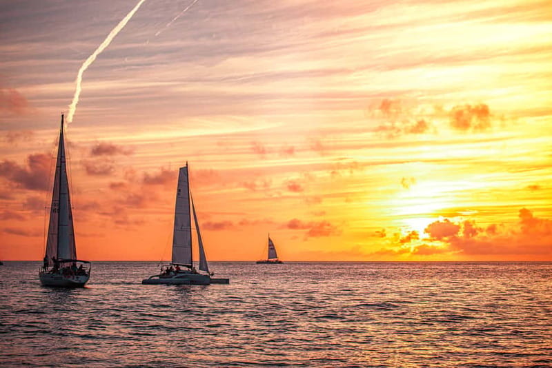 Sunny Beach: Sunset Catamaran Cruise with Dinner & Prosecco - Pickup in Sunny Beach, with a touch of theatre