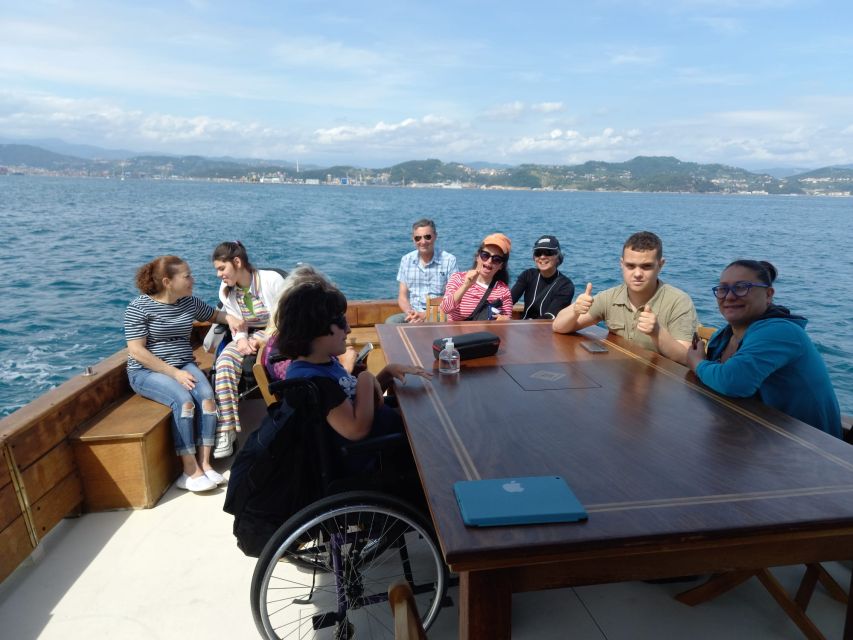 Sunset dinner boat tour in the Gulf of Poets - Setting out from La Spezia and crossing the Gulf of Poets